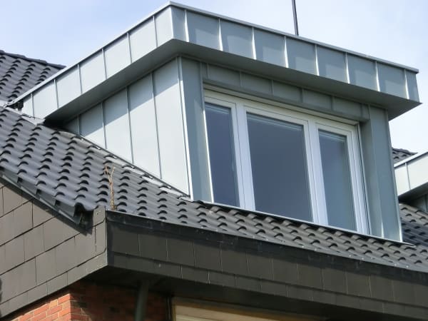 Dachgaube mit Verkleidung aus Metall